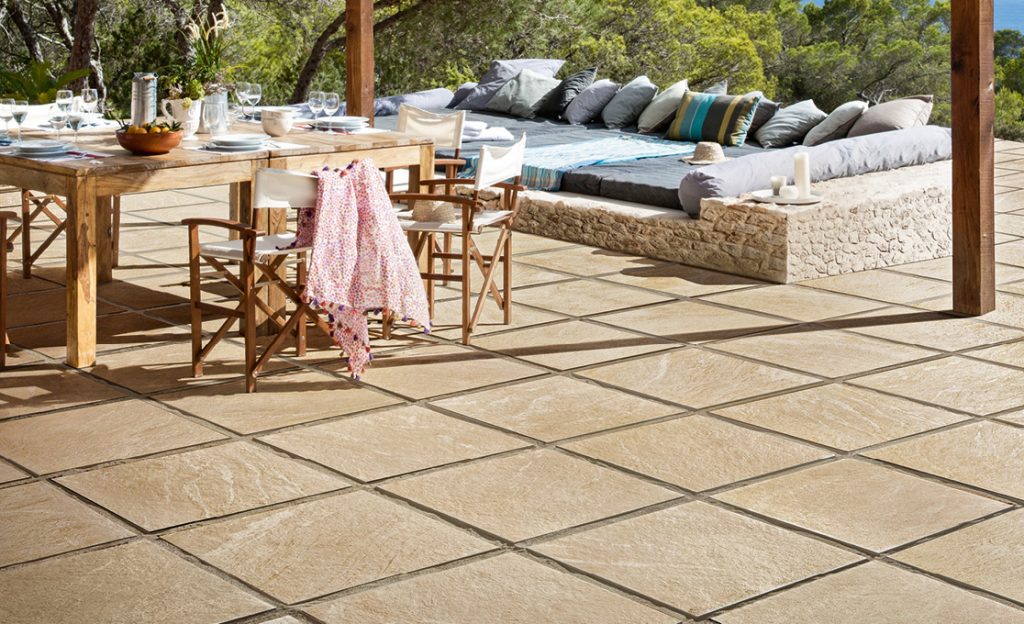 pavimenti e rivestimenti esterni a Bottanuco piscina